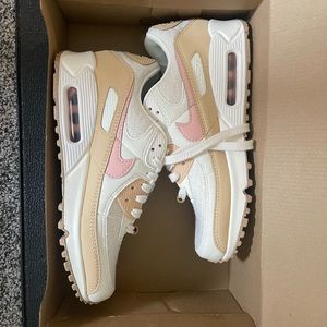 NIKE Air Max 90  - NEW